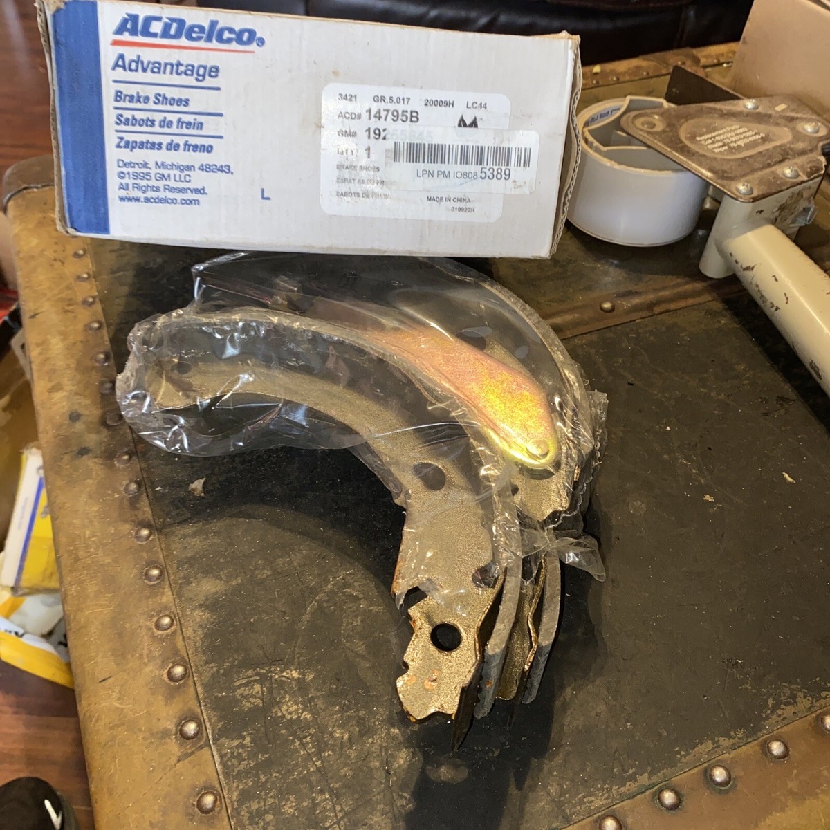 ACDelco 14795B Brake Shoes Genuine GM 19255645 Rear Brakes, Shoe 