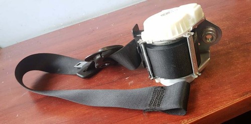 BMW 1 3er E81 E92 oberer Gurt vorne links N/S Sicherheitsgurt 9138243