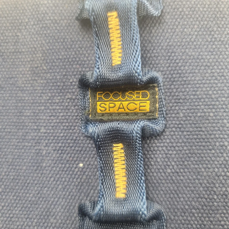 Mochila Focused Space Unisex The Supply Azul Marino, Crema Foto 2 de 4