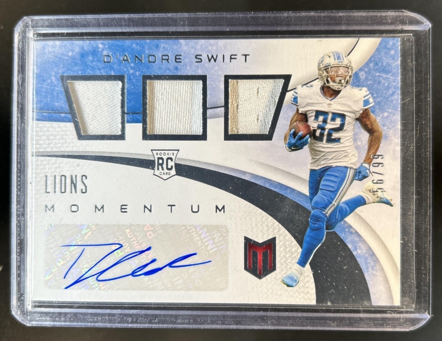D'Andre Swift Panini Chronicles Momentum Triple Jersey Autographs #DS Patch