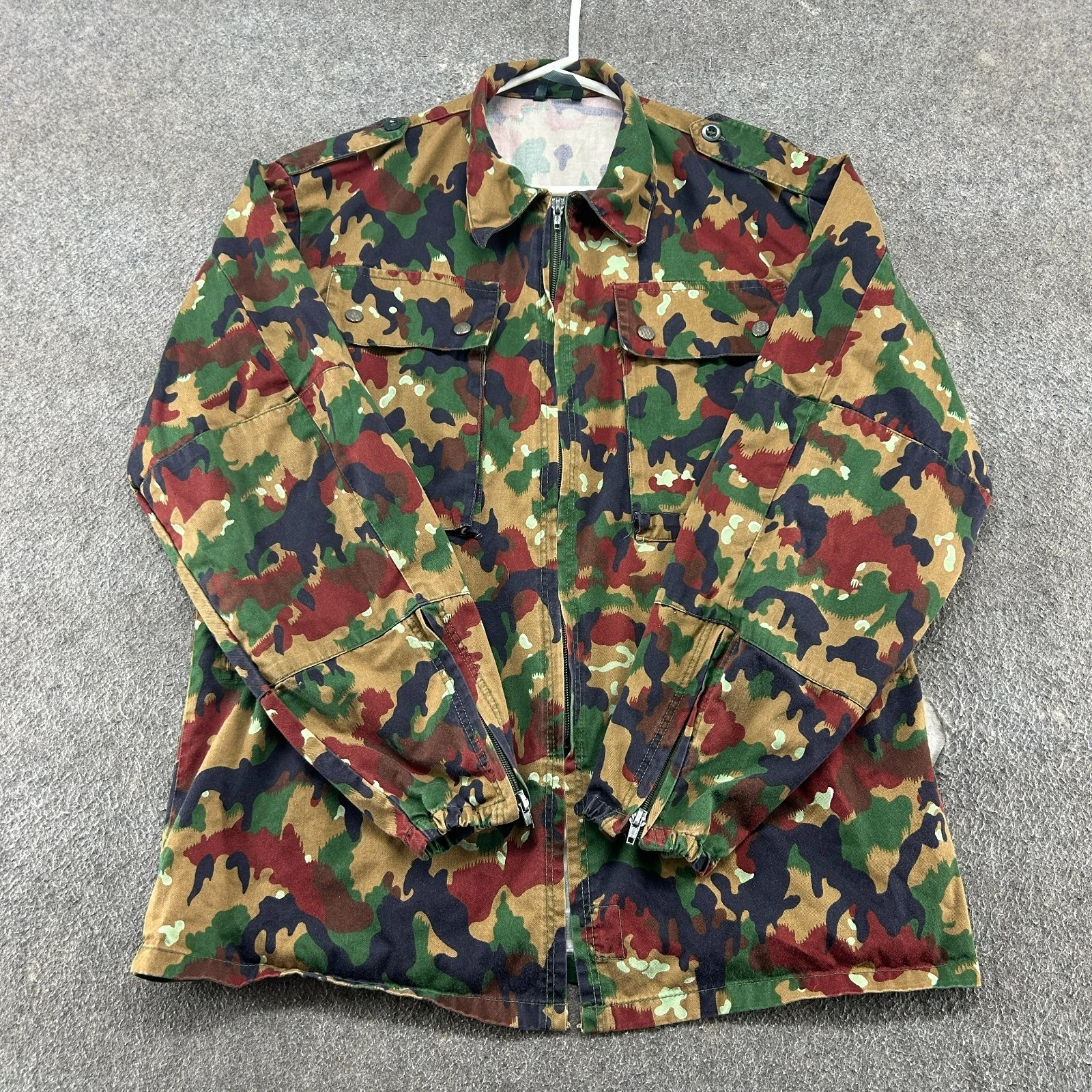 VINTAGE Swiss Alpenflage Jacket Mens Large Red Green Combat Camo M83 Cotton OPTI image 1