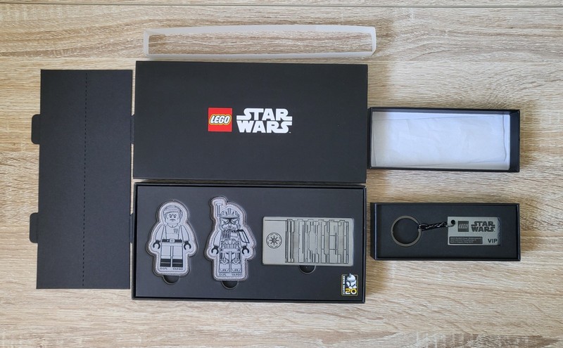LEGO STAR WARS 5008162 CLONE WARS TOKEN + PATCH & 5007403 BESKAR KEYCHAIN - NEW
