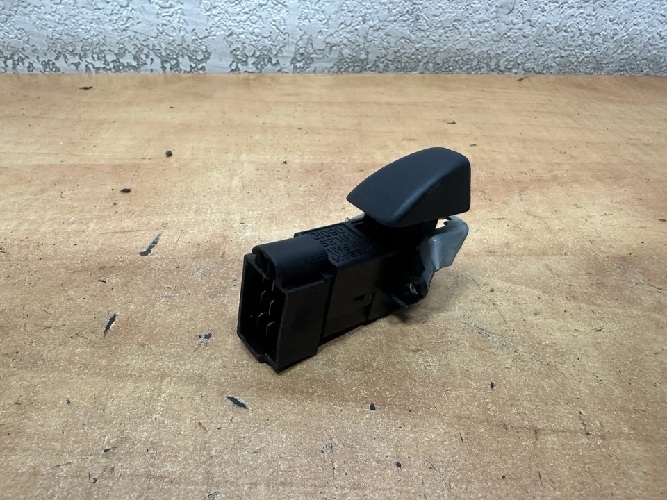 90-96 Nissan 300zx Z32 OEM Interruptor de Peligro Botón - Probado Bueno Foto 3 de 4