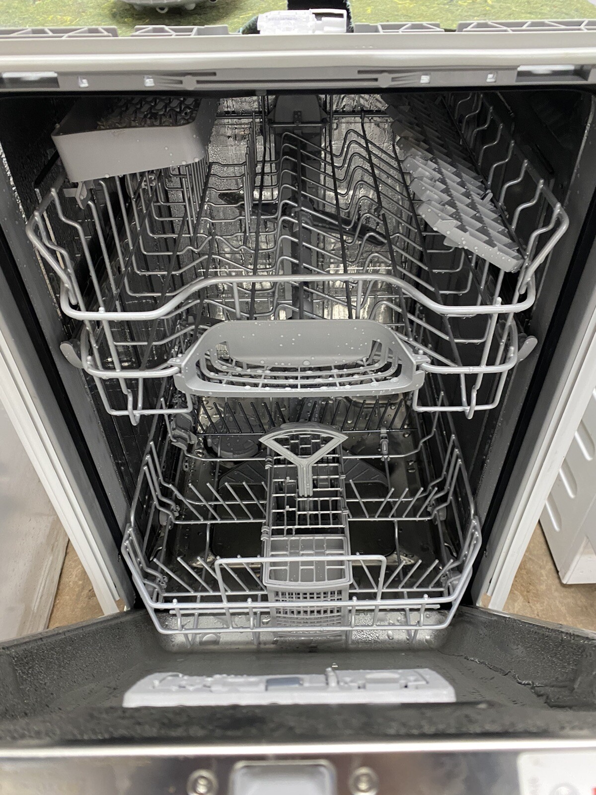 New Graded Bosch SPV2HKX39G Fullyintegrated Built In Dishwasher 45cm