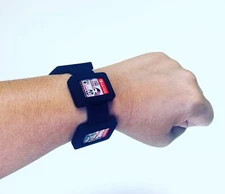 Nintendo Switch Game Carrying Case, Game Card Wristband- Holds Up To 4 Games