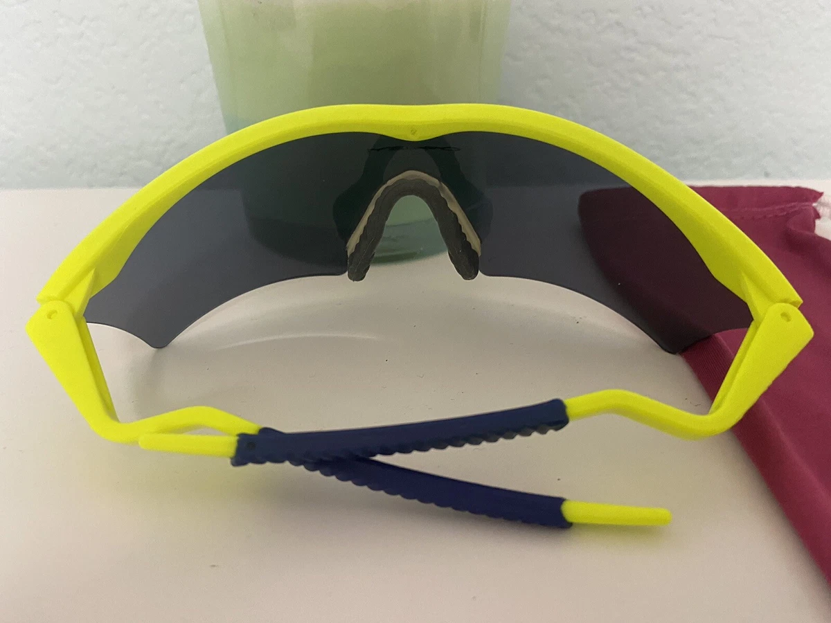 Oakley M Frame Gen 1 Mumbo NEON yellow vintage positive red 67