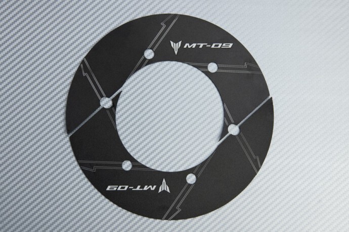 Pièce alu Tracer 9 RN70 cache poulie moto anodisé noir 2021-2024