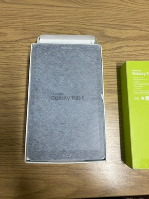 Samsung Galaxy Tab E SM-T560NZKUXAR 9.6'' 16 GB Wifi Tablet Black x2