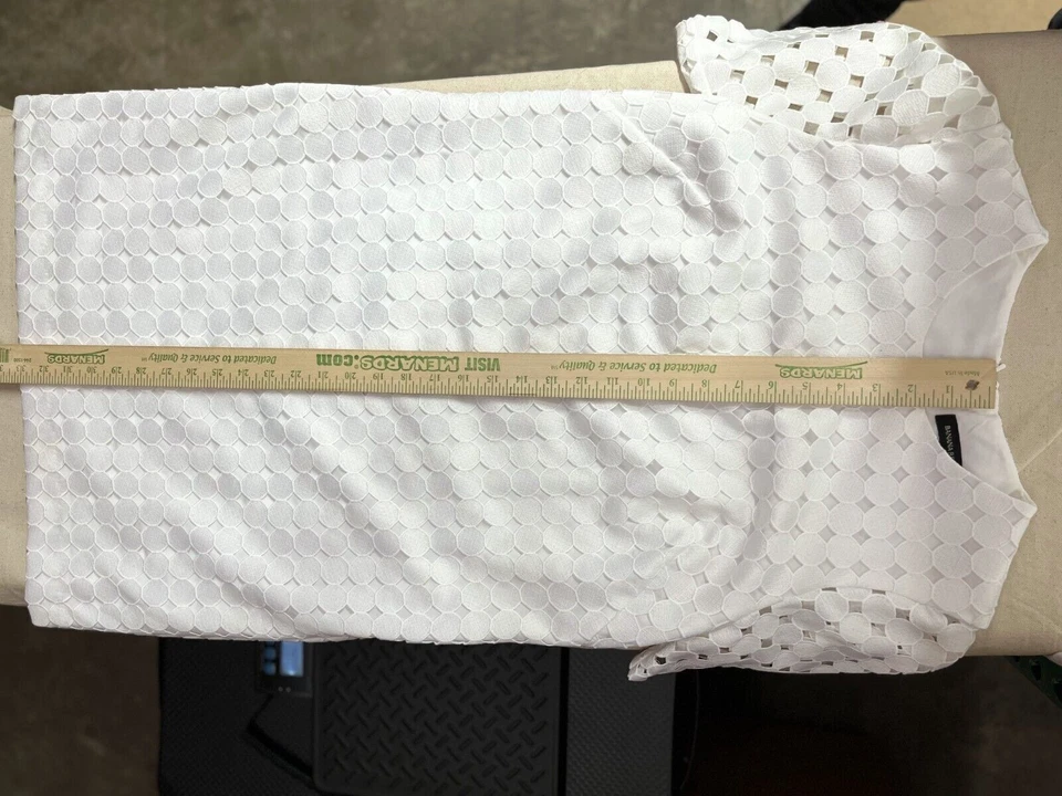 Banana Republic Lace Shift Mini Women's Size 8 White Crew Neck Short Sleeve - Image 3 of 4
