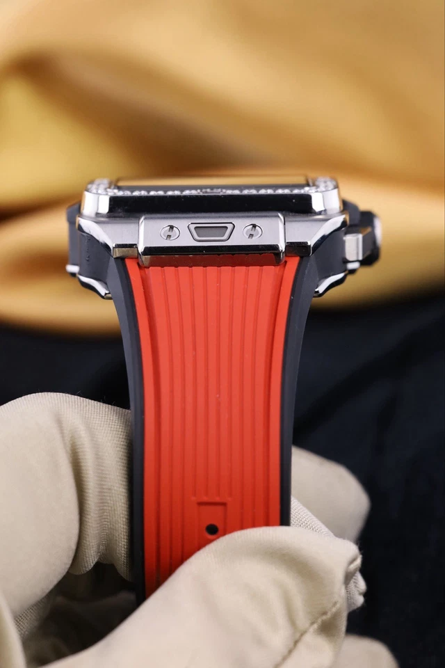 Brazalete cuadrado Hublot - 821.NX.0170.RX.1204 con bisel de diamantes de fábrica - 2024 Foto 4 de 4