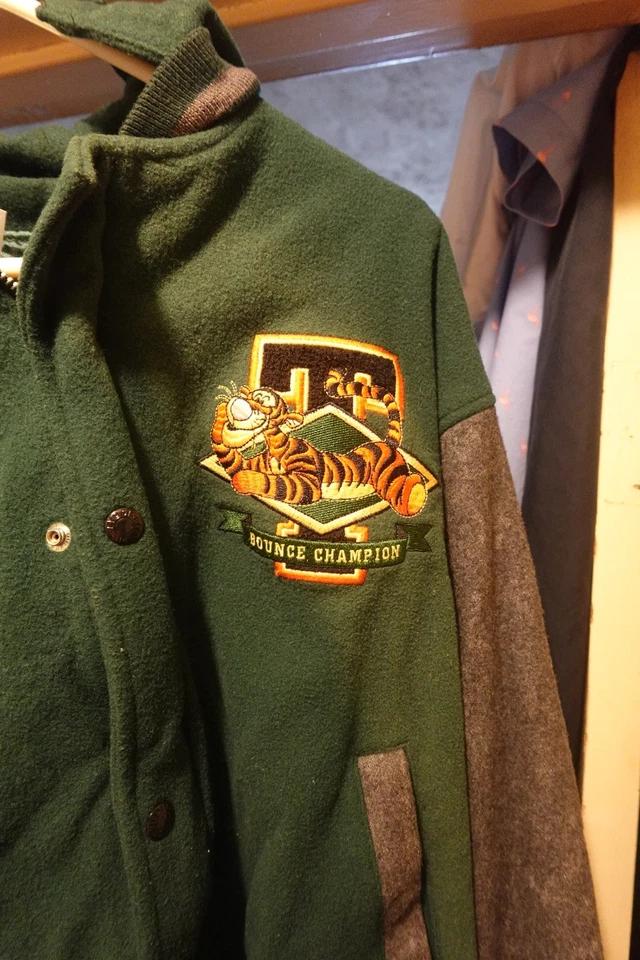 CHAQUETA DISNEY VINTAGE MEDIANA TIGGER VERDE GRIS, ¡MUY BONITA! Foto 2 de 4