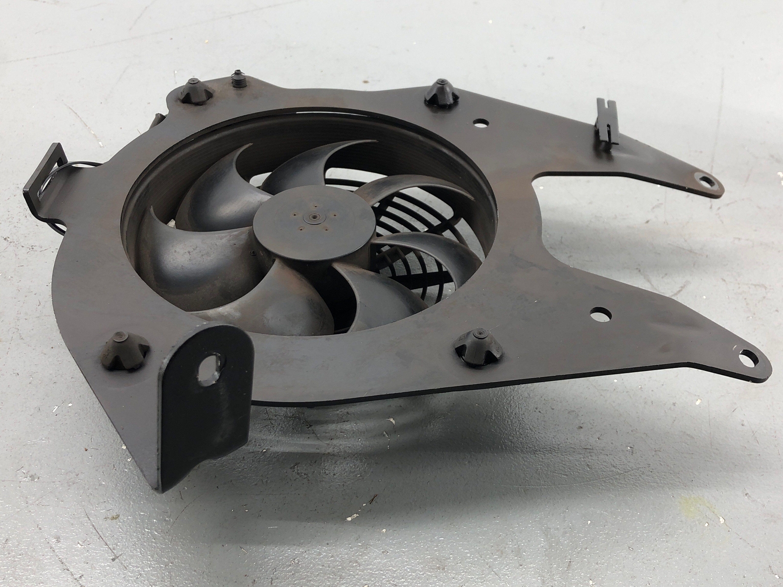 2014-2019 BMW I8 REAR TRUNK MOUNTED ELECTRIC COOLING FAN MOTOR 17427639680 OEM
