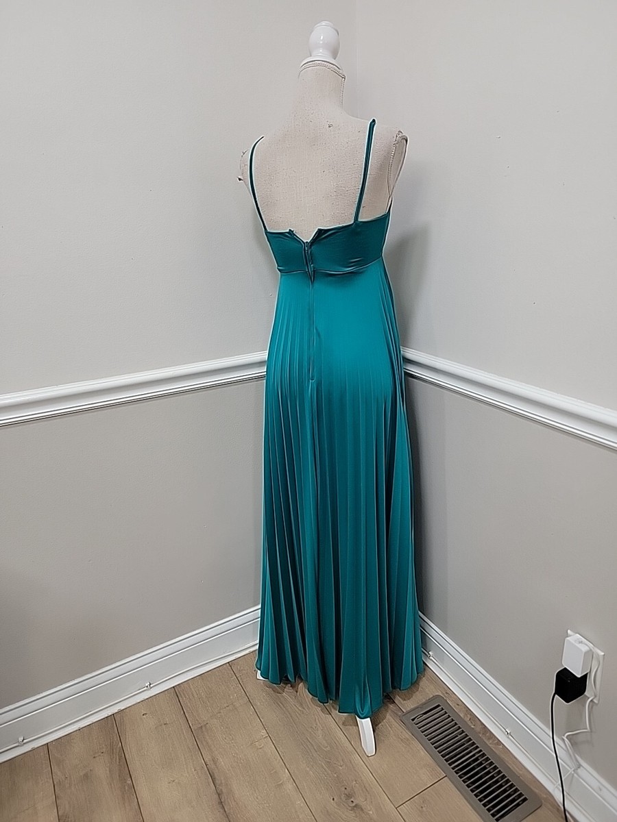 VINTAGE JCPENNEY HOSTESS/Emerald/Empire Waist/PLEATED/EVENING DRESS/Cape | eBay VINTAGE JCPENNEY HOSTESS/Emerald/Empire Waist/PLEATED/EVENING DRESS/Cape | eBay