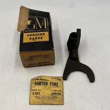NOS 1931-1947 Chevrolet 4spd shift yoke 590514