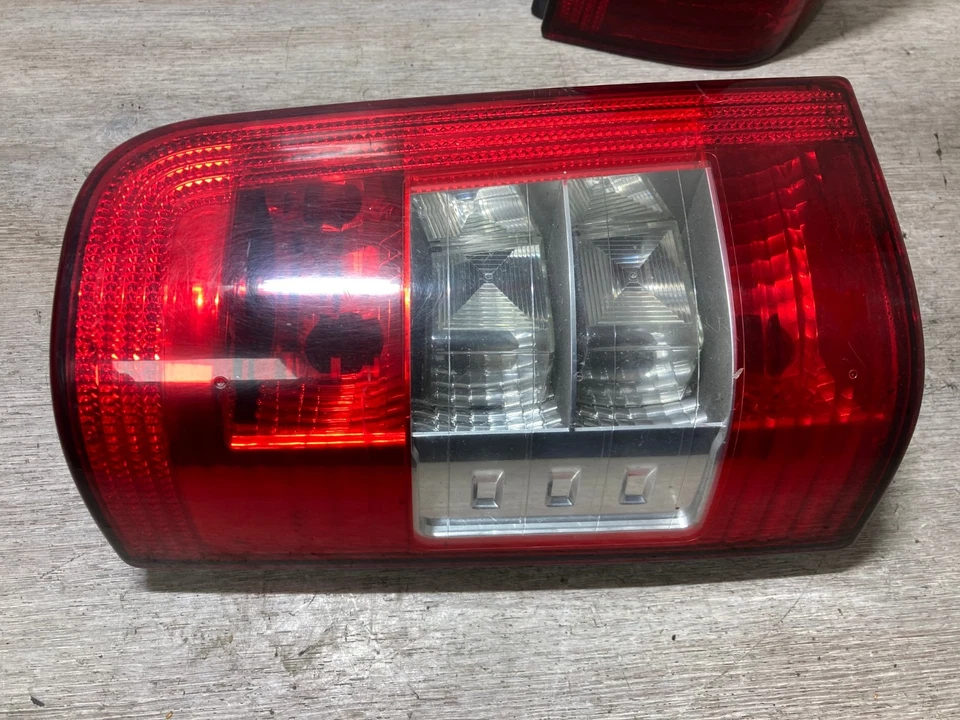 2006 PEUGEOT PARTNER PASSENGER & DRIVER SIDE REAR TAIL LIGHTS PAIR - Image 2 of 4