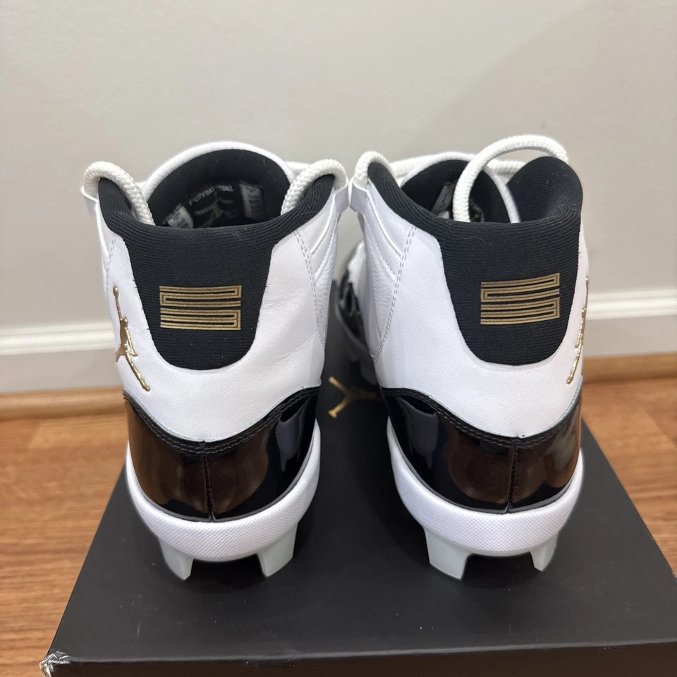 Botines de béisbol Jordan XI MCS talla 10 Foto 4 de 4