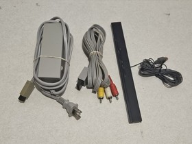 Nintendo Wii Console RVL-001 Bundle With Controller & 1 Game - Tested Working