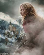 Chloe Moretz Fifth Wave Autographed Signed 8x10 Photo COA #1