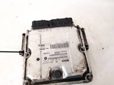 Jeep Cherokee 2004 ECU Engine Computer (Engine Control Unit) p5604 #1842726-91