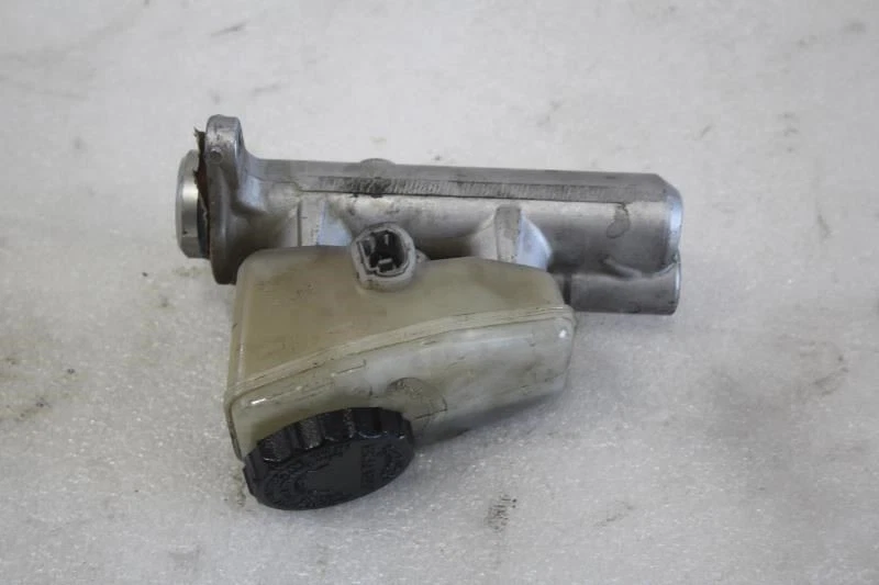 Lexus SC300 1999 cilindro maestro de freno tipo sin tracción Foto 4 de 4