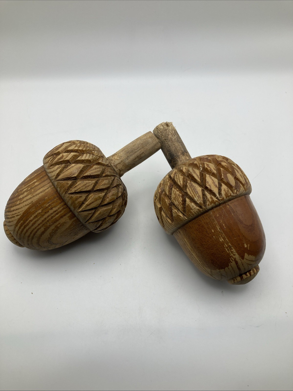 VINTAGE CARVED Acorn Pair WOODEN Bed Post Finials Or Fall Decor Wood Large