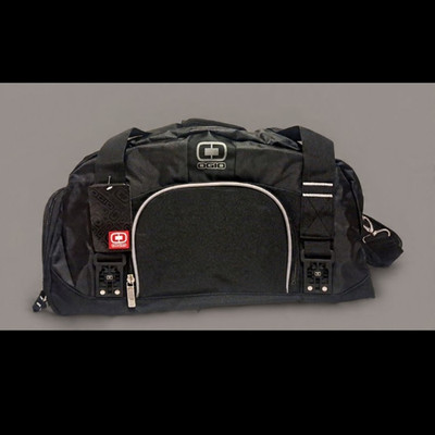 OGIO Big Dome 20''L Black  Duffel Bag Zip Closure 3 Pockets & Shoulder Strap.