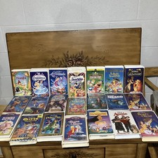 Walt Disney VHS Tapes Lot Of 25 Clamshell Children's / Family Movies Pre-owned