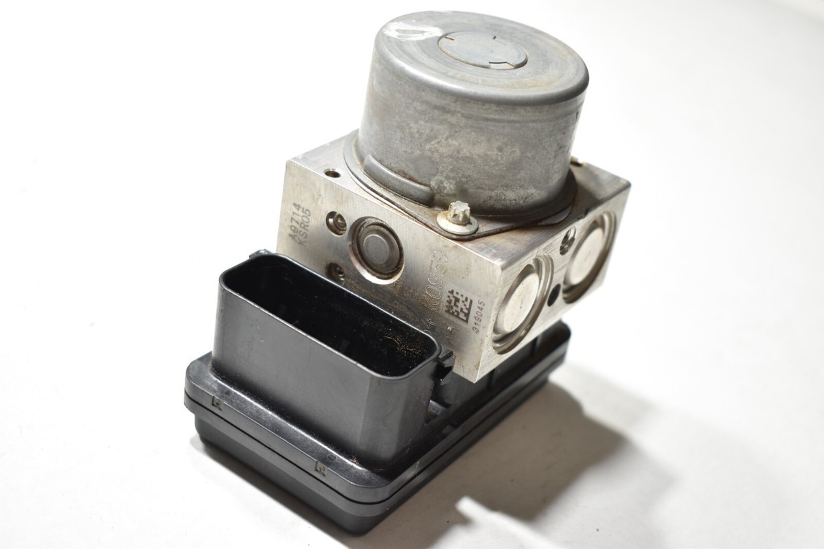 2021-2023 KAWASAKI NINJA ZX10R ABS BRAKE PUMP MODULE 16082
