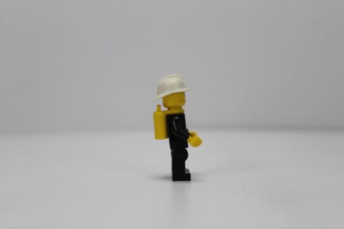 LEGO Firefighter Fireman Minifigure Airtanks Fire Helmet Town - Picture 3 of 4