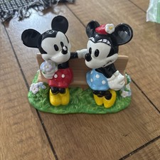 Rare Disney mickey and minnie mouse salt and pepper shakers with bench
