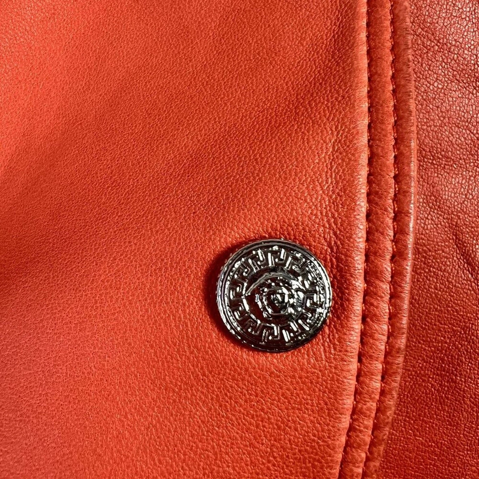 Abito Gianni Versace XS pelle arancione anni 80 bottoni a pressione senza maniche vintage linea A