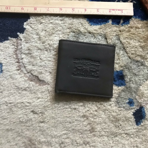 Vintage Men's Levi's Bifold Two Horse 