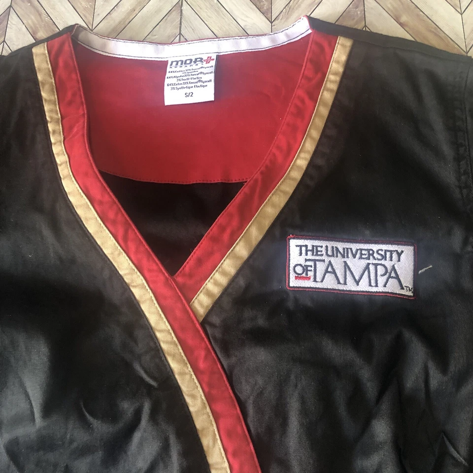 UT Nursing University of Tampa Scrubs Tops (2 pack) Black/Red Size Small - Image 4 of 4