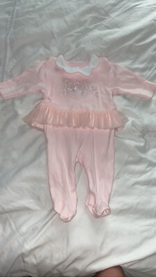 Babykleidung