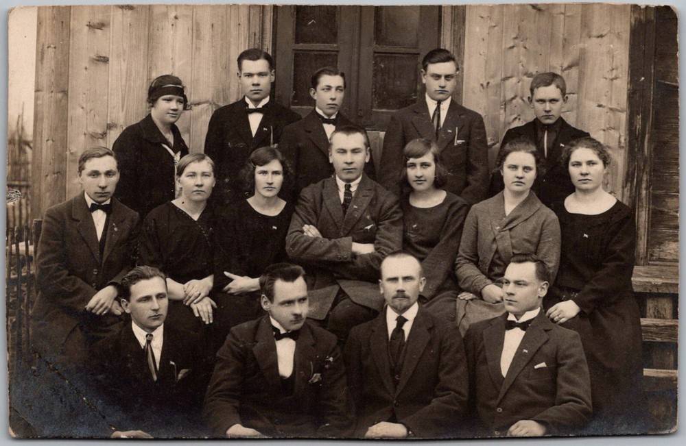 G2 RPPC Postcard Portrait Group Photo Adults in Frot of Building 1930s