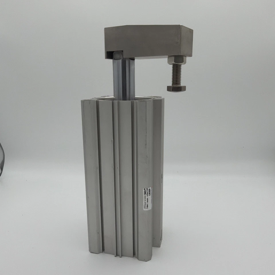 Número de pieza del cilindro de abrazadera giratoria SMC mk2tg63tn-20rn -9M9NWV Foto 3 de 4