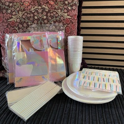 Party Set irisierendes holografisches Finish Einhorn Motiv (124 Teile siehe Angebot)