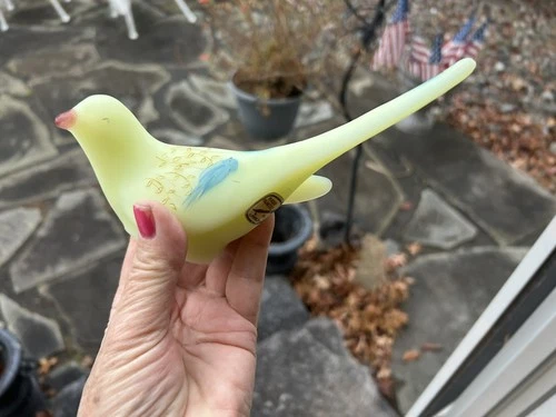FENTON Custard Satin Happiness Bird w/Bluebirds WITH FENTON TAG URANIUM