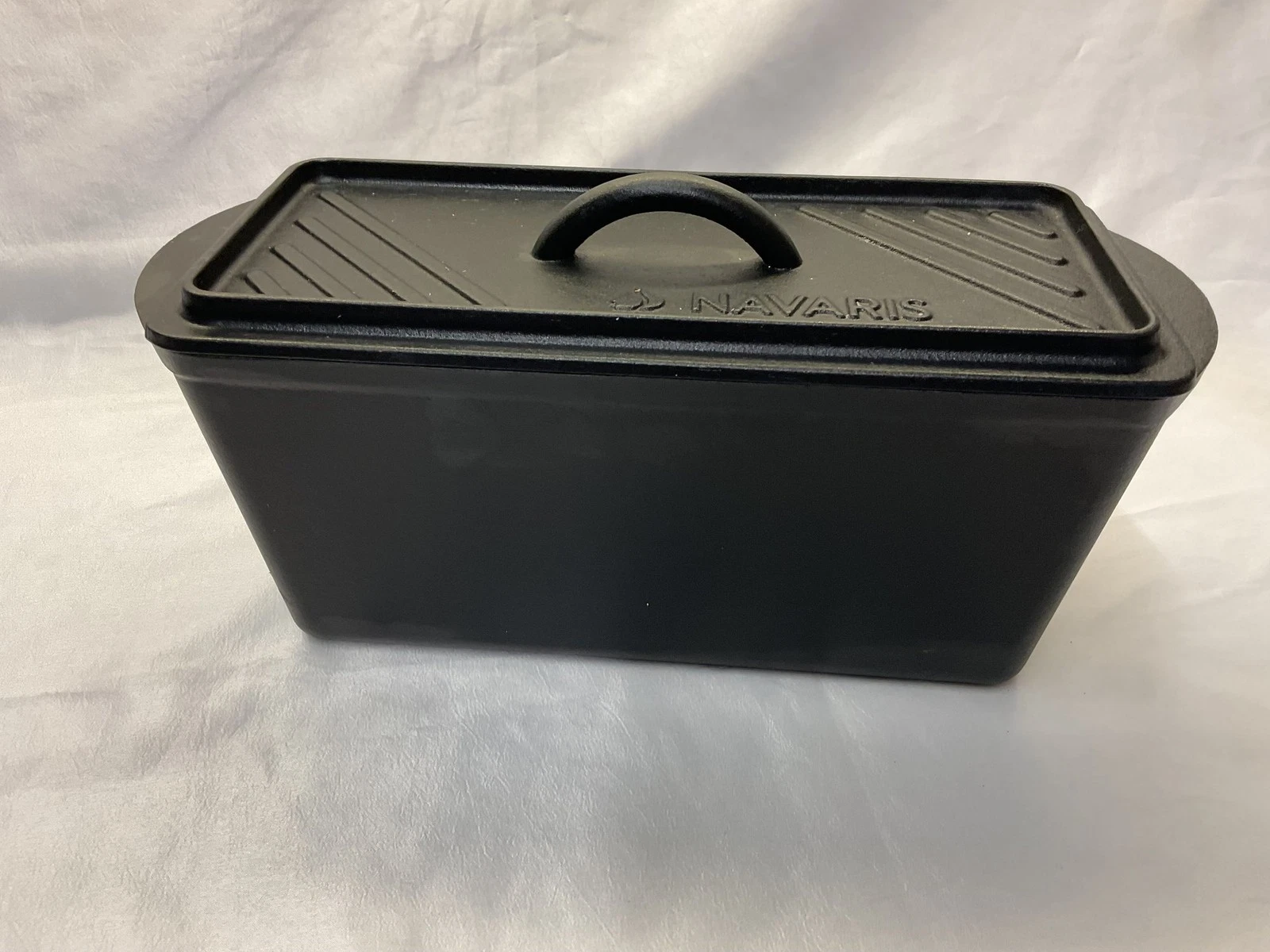 Navaris Cast Iron Loaf Tin Rectangle Black Oven-Safe Non-Stick 2 L
Opens in a new window or tab