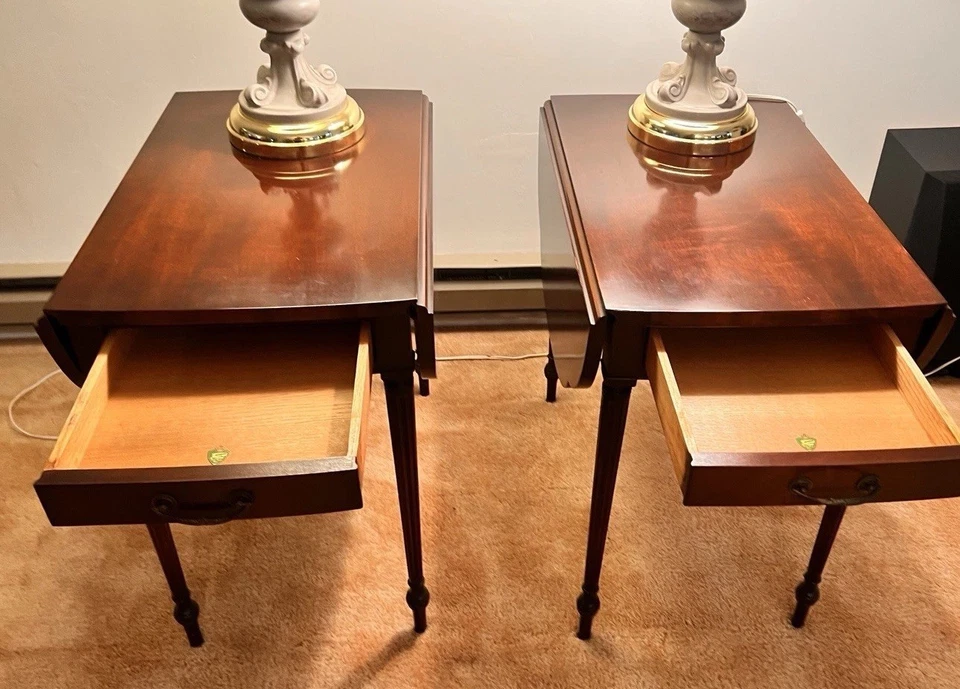 Juego de 2 mesas auxiliares vintage Imperial Grand Rapids hoja caída caoba 123 Foto 4 de 4