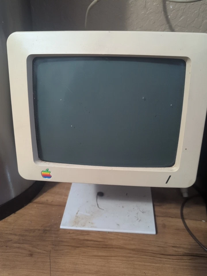 Original Apple 1 Monitor mit Ständer