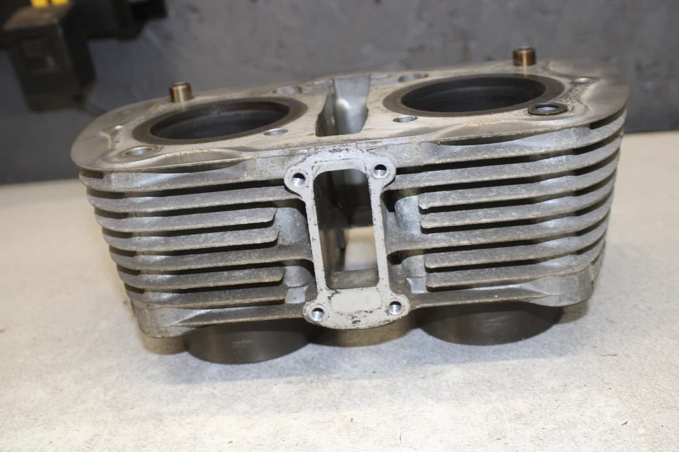 Верхние цилиндры двигателя 1973 Honda CL350 7711.TO - Изображение 4 из 4