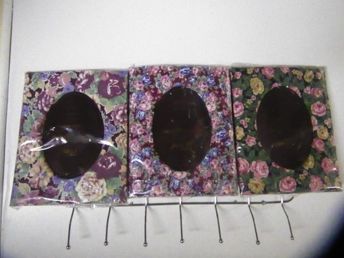 BLUMEN GESTEPPTES TUCH BILDERRAHMEN SET MIT DREI HÄLTUNGEN 8""X10"" FOTOS NEU - Bild 8 von 8