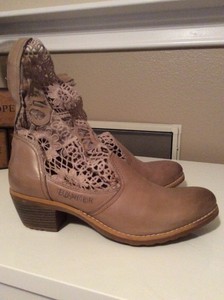 tan leather slouch boots