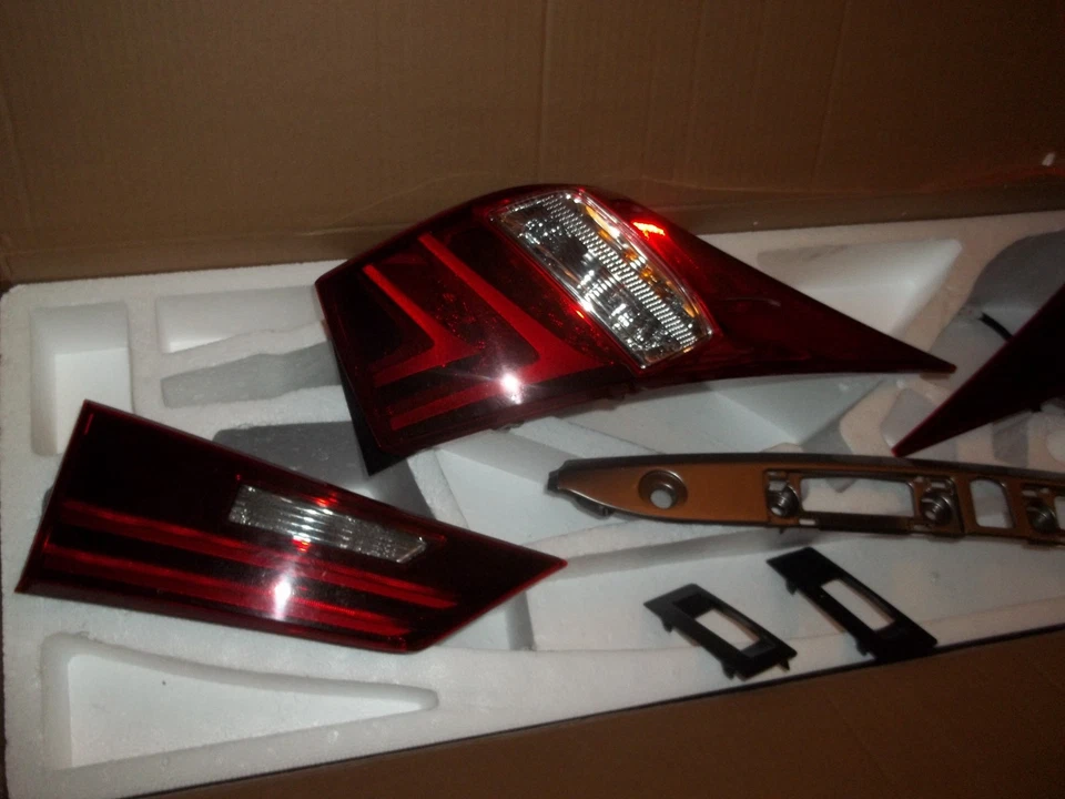 Juego completo de luces traseras para Lexus IS200t / IS250 / IS300 / IS350 14-20 OEM Foto 3 de 4