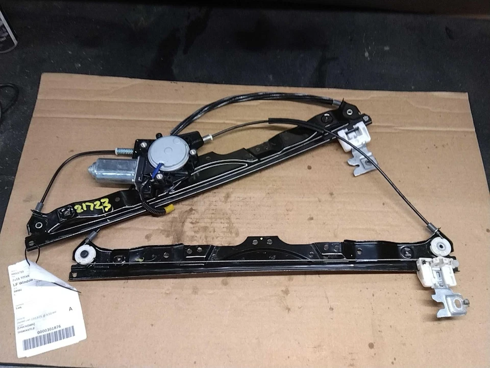 2015 Nissan Titan Left Window Regulator Black OEM Used 92K Miles Foto 2 de 4