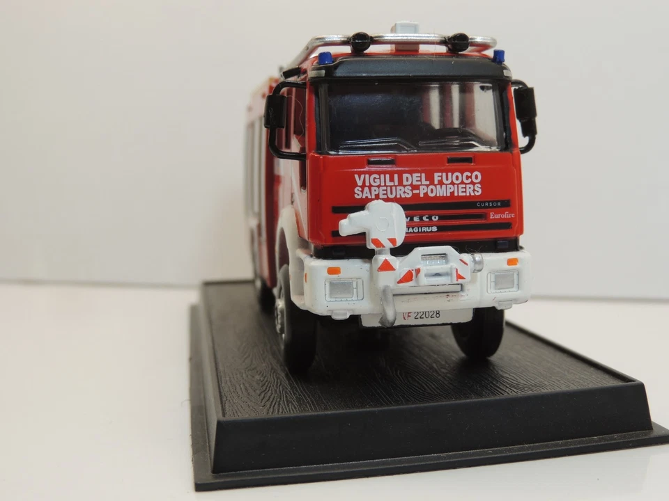 Camion pompieri IVECO 190E scala 1:64 - Immagine 3 di 4