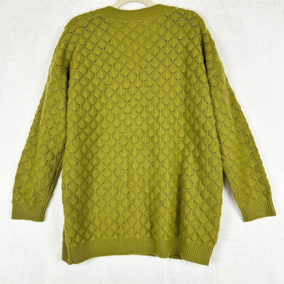 Garnet Hill Oversized Cashmere Cocoon Sweater Size Medium V-Neck Green - Image 3 of 4