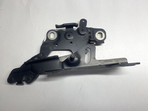 BMW 1 F20 Front Rechts Seitlich Motorhauben-Scharnier Halter 13989610 2017