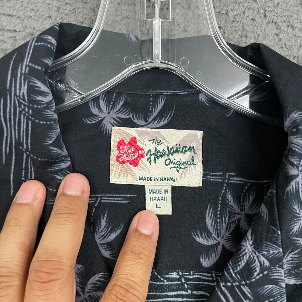 Hilo Hattie Shirt Mens Large Black Sea Turtle Animal Print Hawaiian Casual Dad - Image 4 of 4